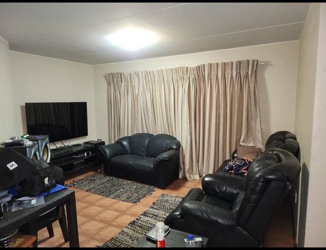 2 BEDROOM PROPERTY TO RENT IN GOSFORTH PARK